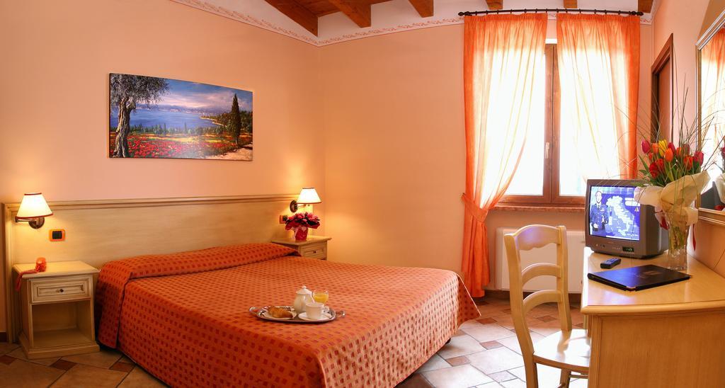 La Zerla Bed & Breakfast Bardolino Phòng bức ảnh